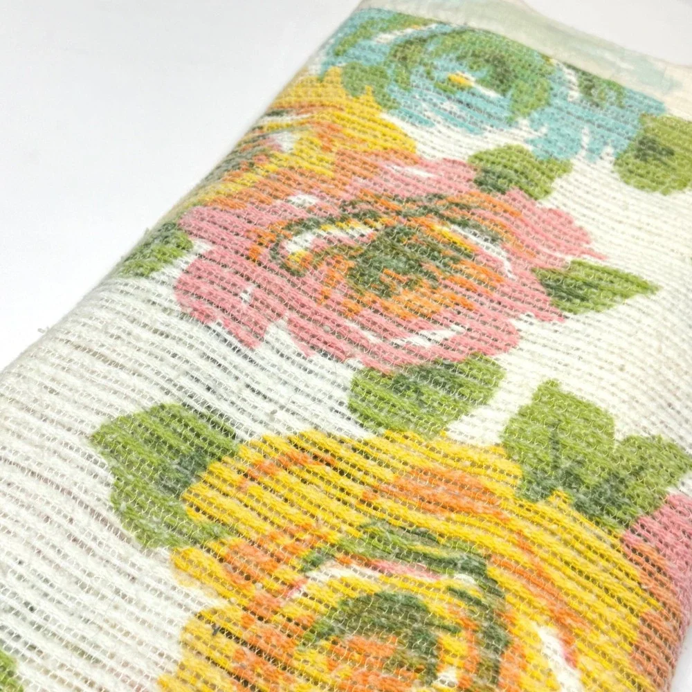 Vintage Summer Woven Cotton Thermal Twin Blanket Silky Trim Retro Rose Pattern